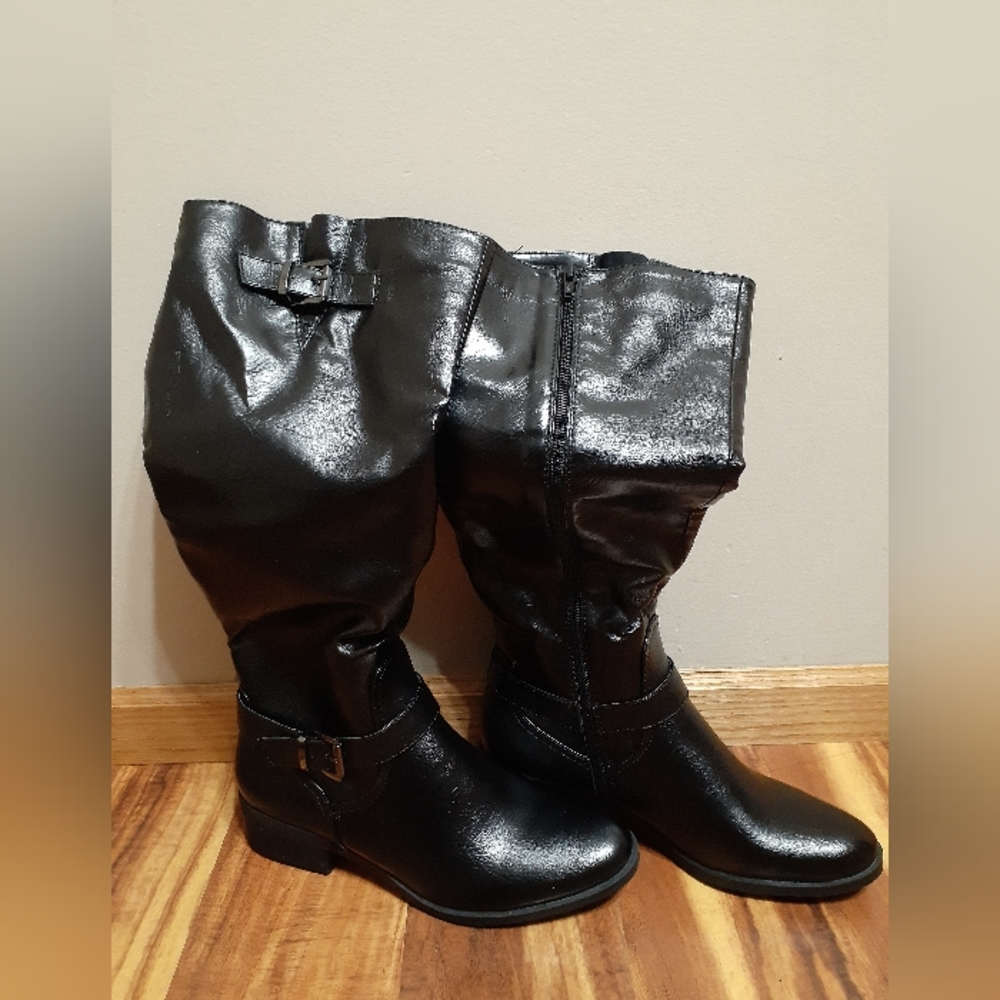 NWOT Croft and Barrow women's boots size 9